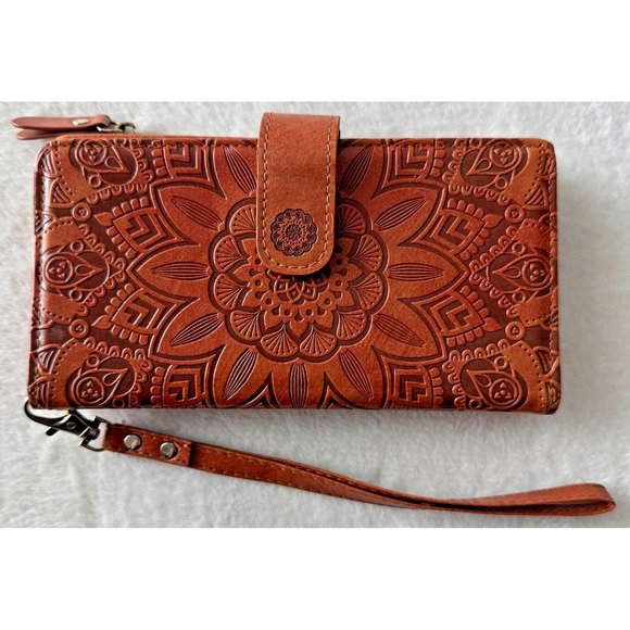 The Unbranded Brand Handbags - Hand Tooled Brown Leather Floral Wallet‎ Trifold Magnetic Closure